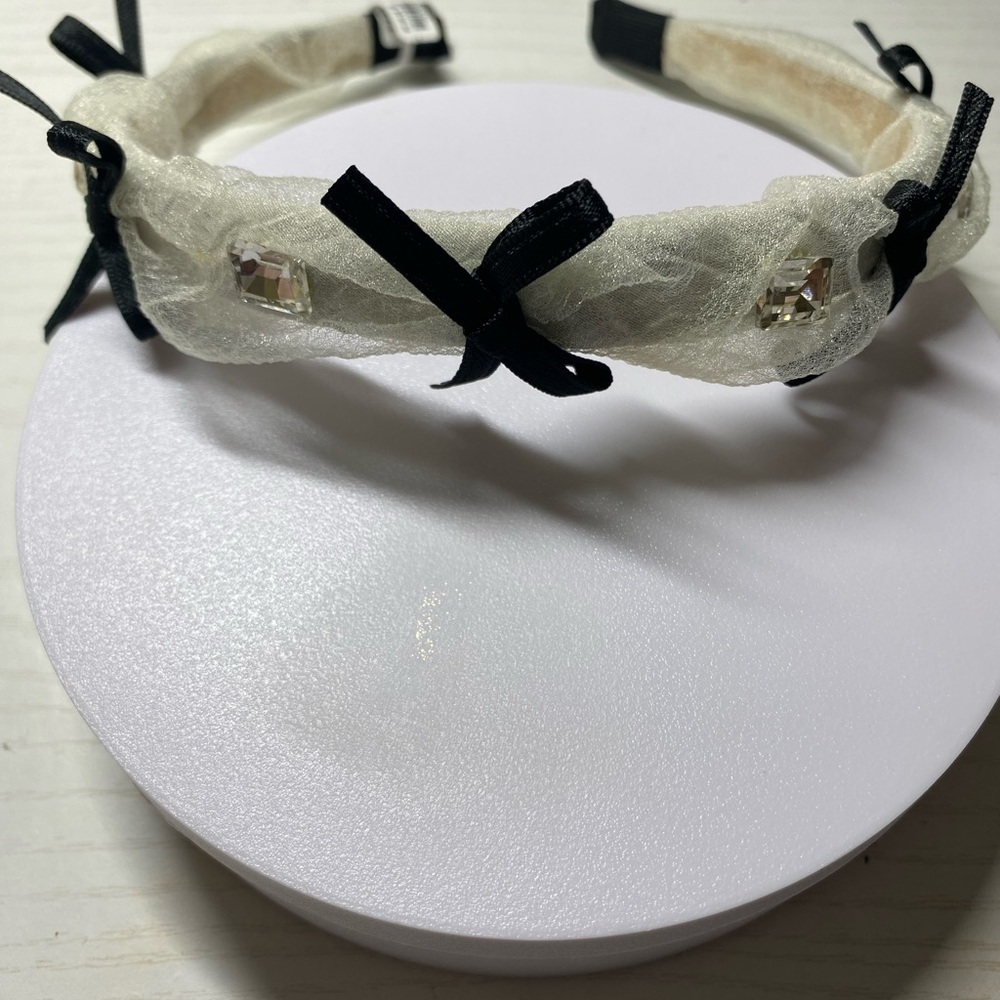 Elegant Black and Cream Headband